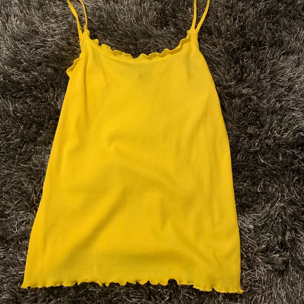 cute yellow spaghetti strap tank 💛 (never worn!)